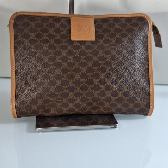 Celine macadamia cluth - Picture 1 of 8